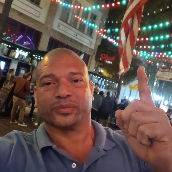 Meet your Posher, Cesar - Picture 1 of 1